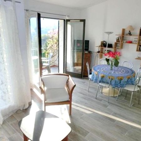 Studio A Theoule Sur Mer A 400 M De La Plage Avec Vue Sur La Mer Terrasse Amenagee Et Wifi Appartamento Esterno foto