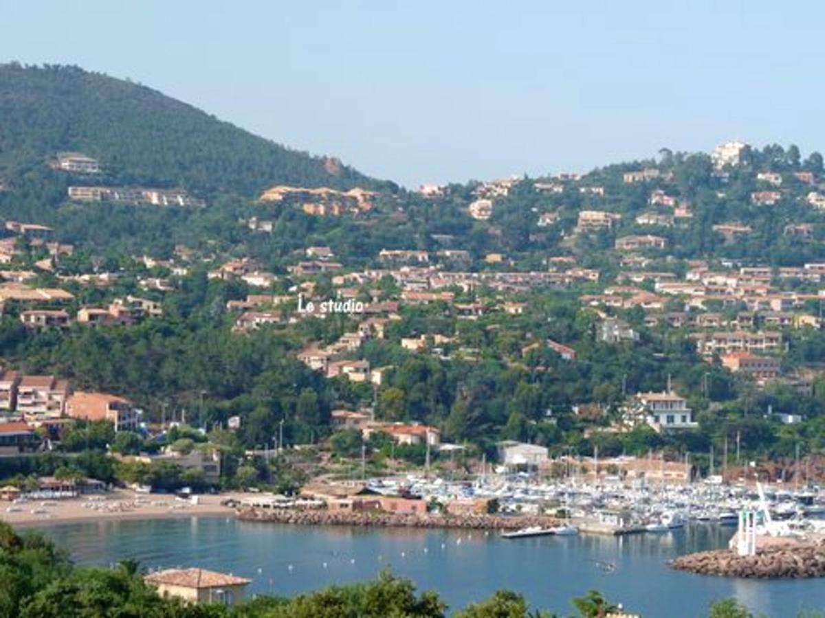 Studio A Theoule Sur Mer A 400 M De La Plage Avec Vue Sur La Mer Terrasse Amenagee Et Wifi Appartamento Esterno foto